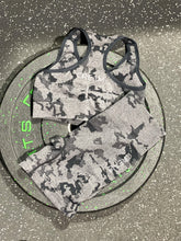 Load image into Gallery viewer, Camo Shorts, Medium Compression
